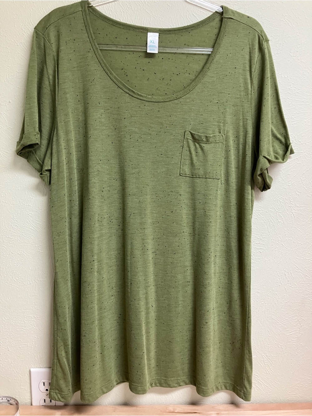 just be Olive Scoop Neck Pocket Tee in Speckled Olive